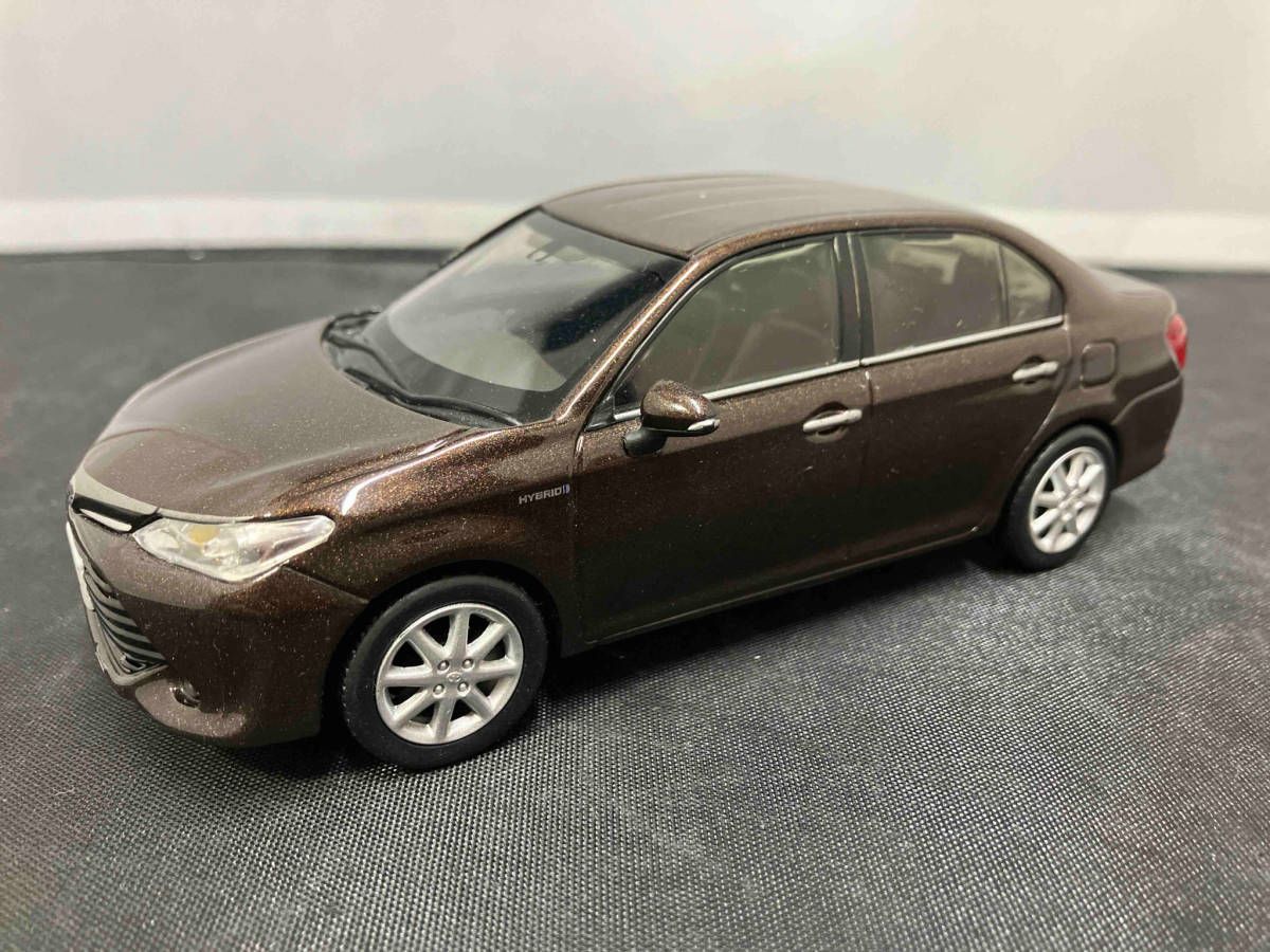 TOYOTA 1/30 カローラAxio ヴィンテージブラウンパールクリスタルシャイン　現状品