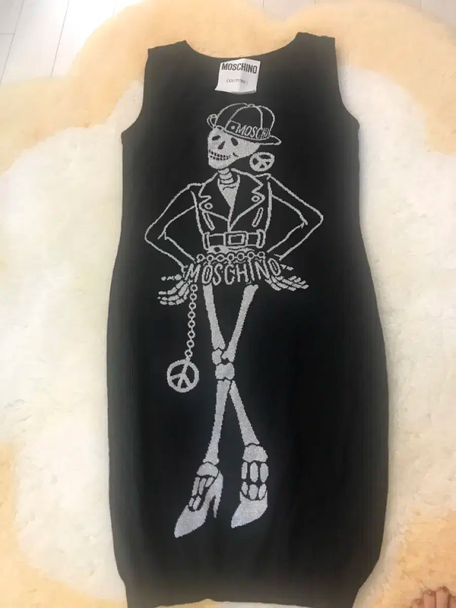 モスキーノ スケルトン ブラック ノースリーブ ONE PIECE