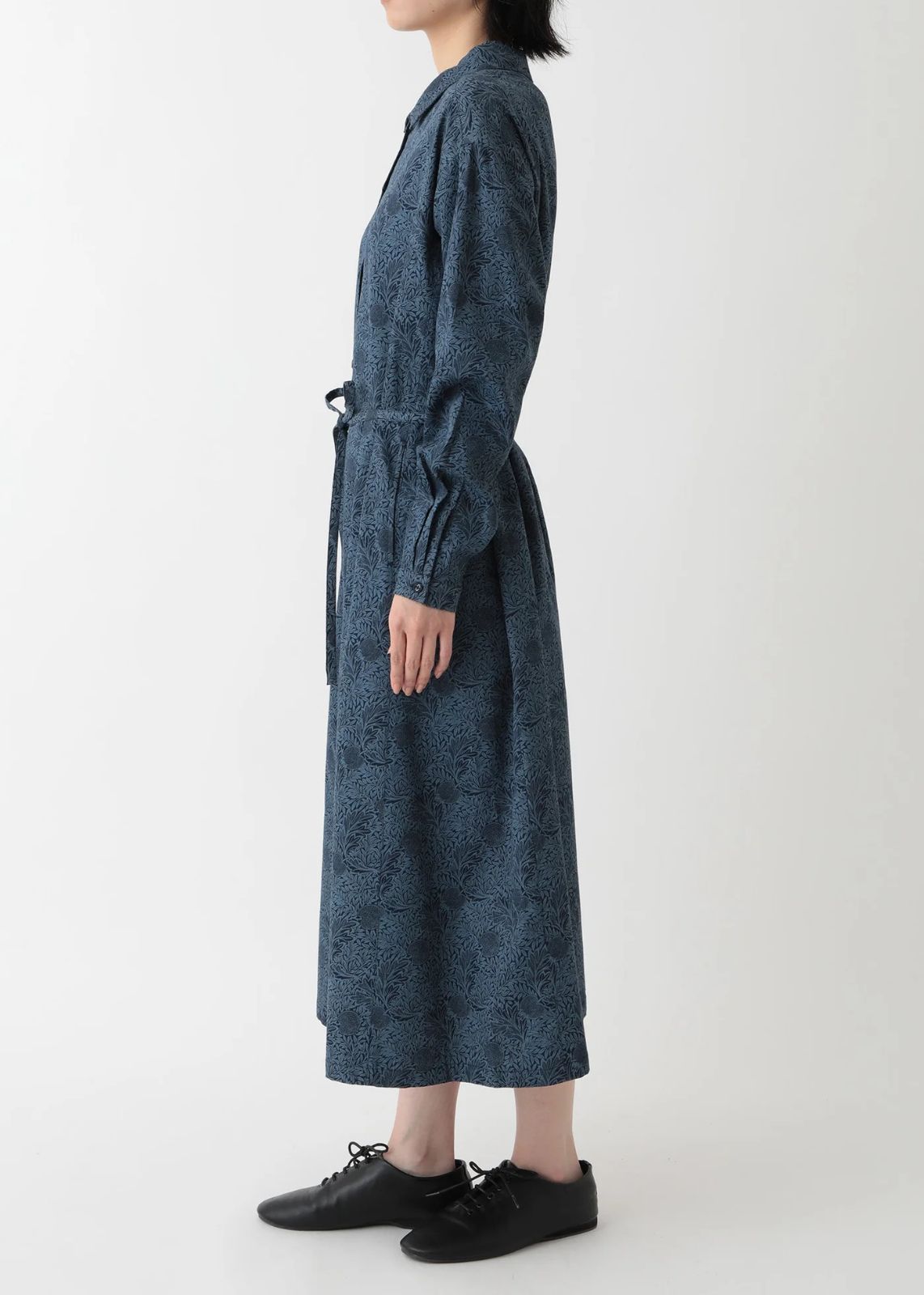 新作] V&A オーガニックコットンサテン シャツワンピース アップル柄