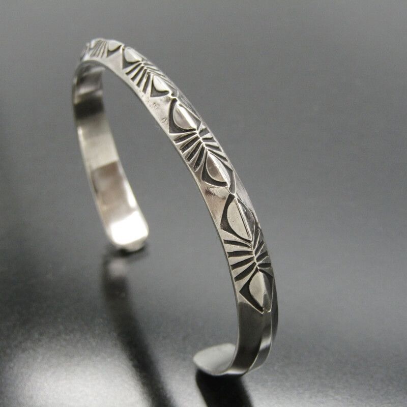 Tahe ナバホ族 バングル トライアングル スタンプワーク ブレスレット