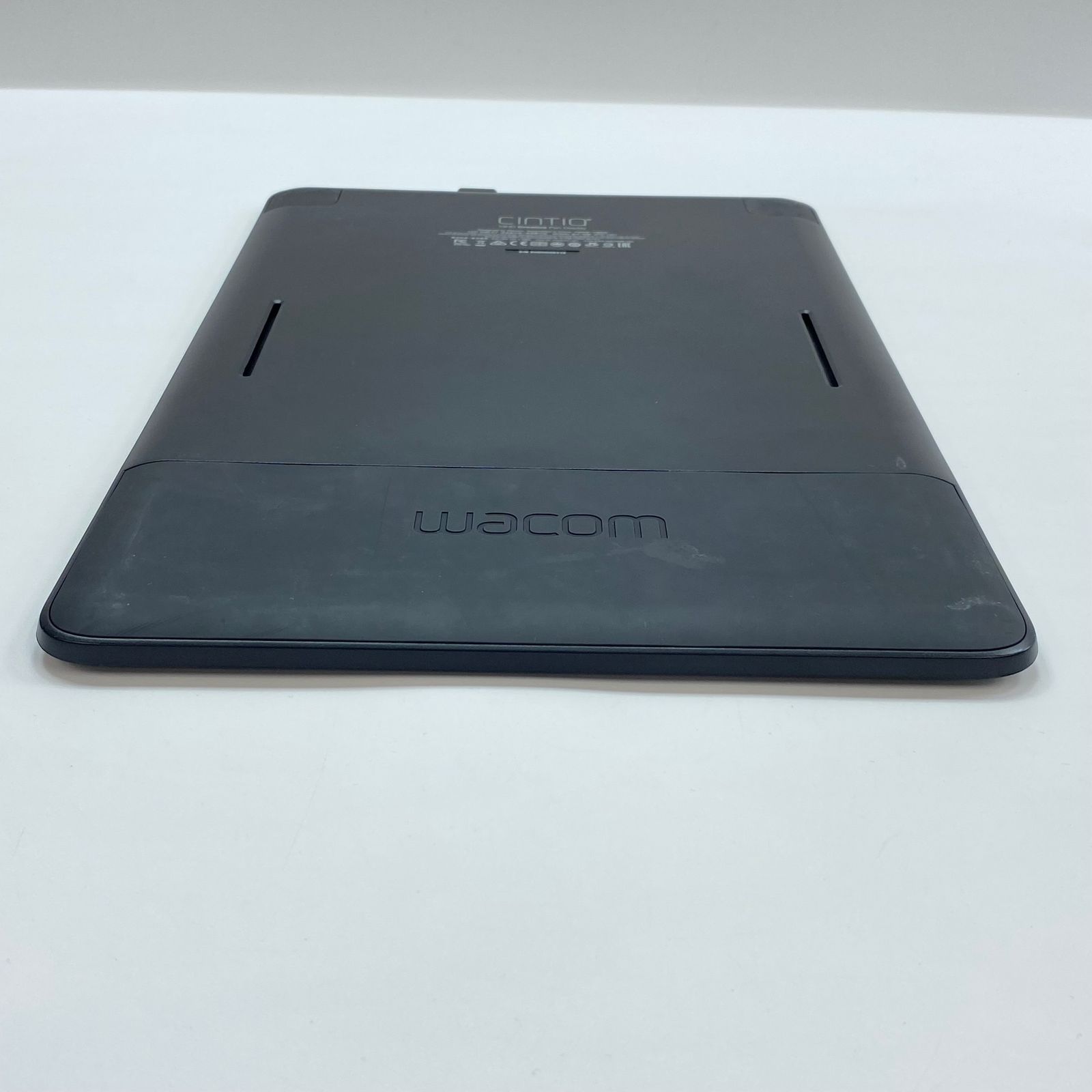 ワコム　cintiq13HD 液晶タブレットwacom DTK-1301 訳アリ Amazon.co.jp: Wacom DTK-1301 DTH-1300 Cintiq 13HD 13.3 Full