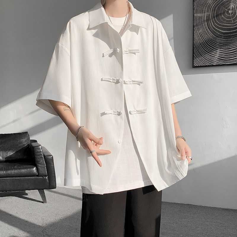 宝塚アカデミア 荒川 夏子 １巻-２８巻。表紙に滲みがある巻あり。 宝塚アカデミア 荒川 夏子 1巻-28巻。表紙に滲みがある巻あり