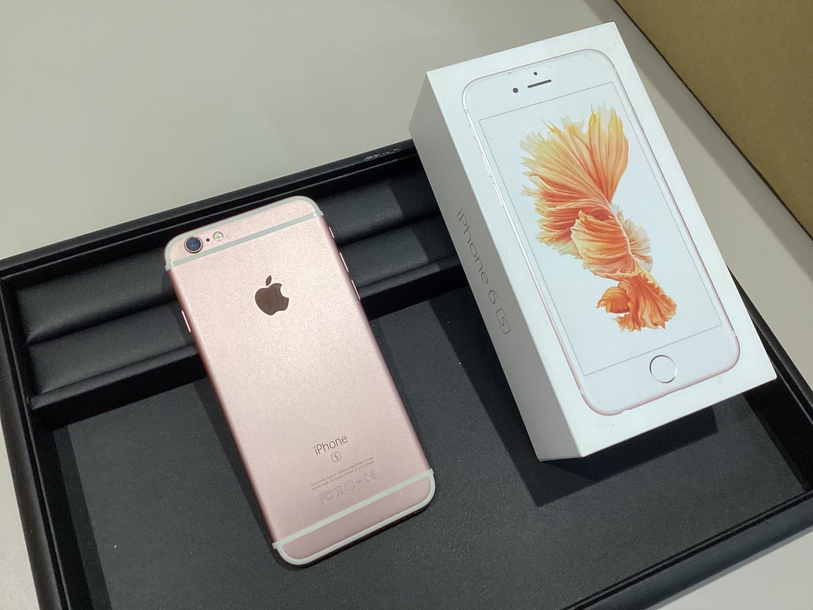 O302 Apple iPhone 6S 本体 64GB SIMロック解除済み・初期化済み