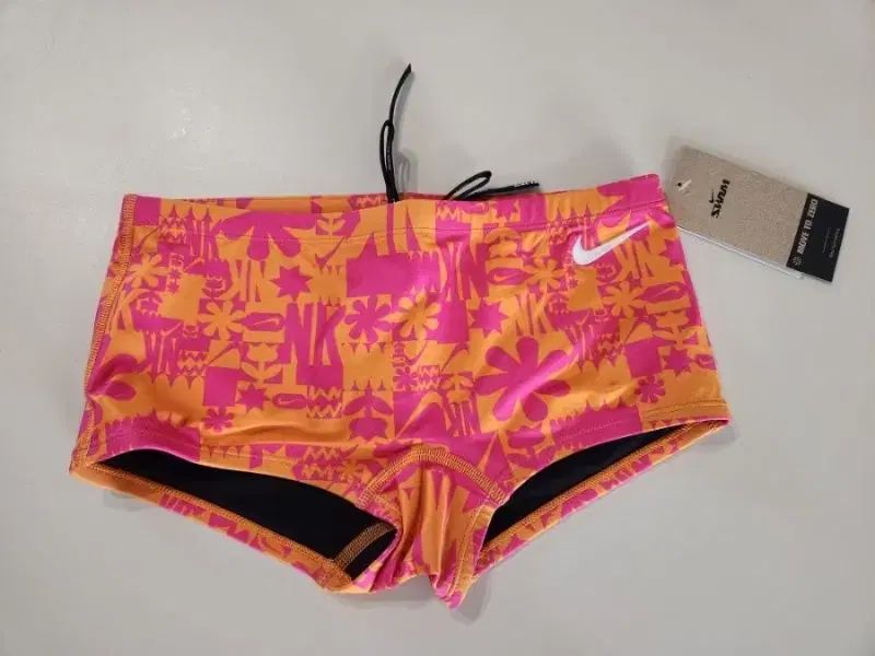 NIKE ナイキ