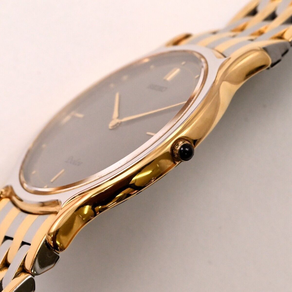 ヴィンテージ Seiko Dolce 9530-6000 Gold Dial Men's Quartz Dress