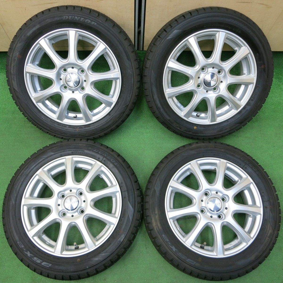 即納超激安超バリ溝！18年！キレイ！9.5分以上★スタッドレス 175/65R15 ダンロップ ウインターマックス WM01 STRANGER ストレンジャー PCD100/4H★ スタッドレスタイヤ