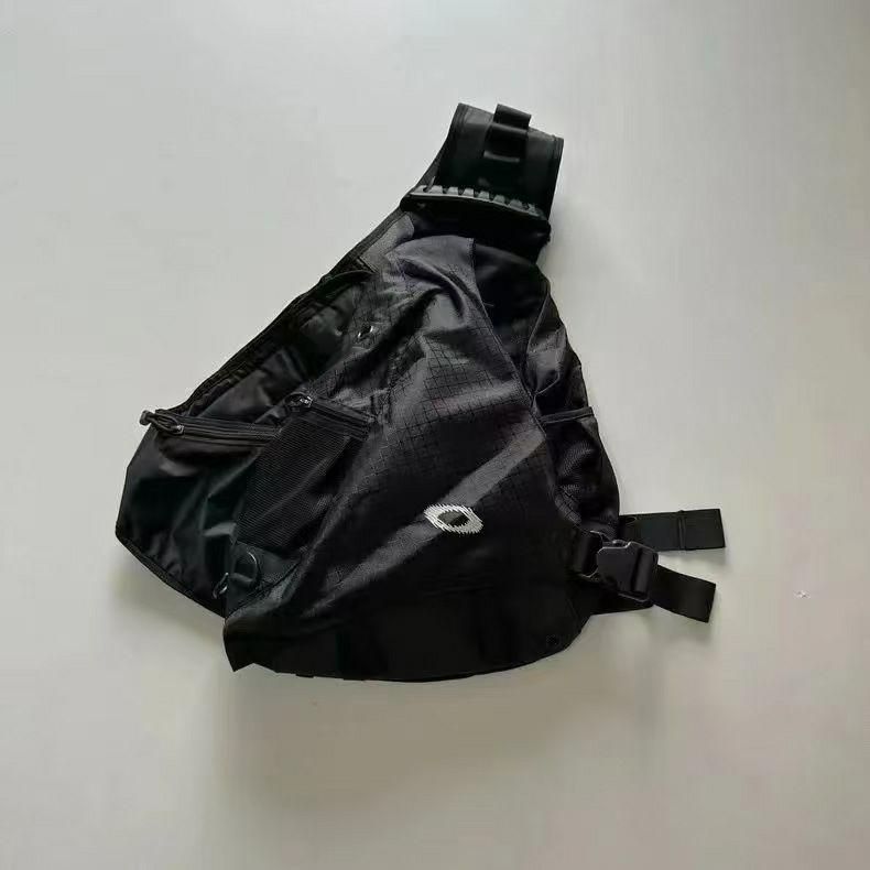 OAKLEY archive ワンショルダーバック y2k スカルロゴ ギミック