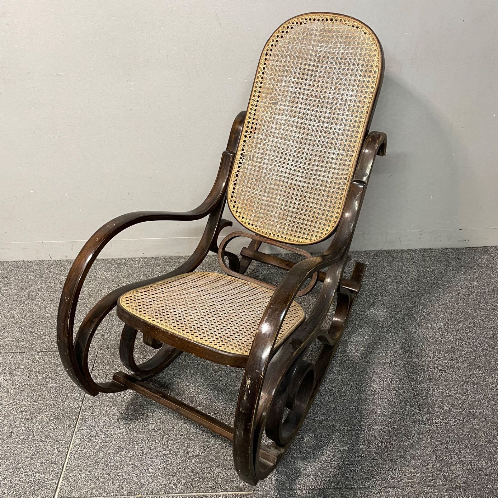 ビンテージ 曲木のロッキングチェア