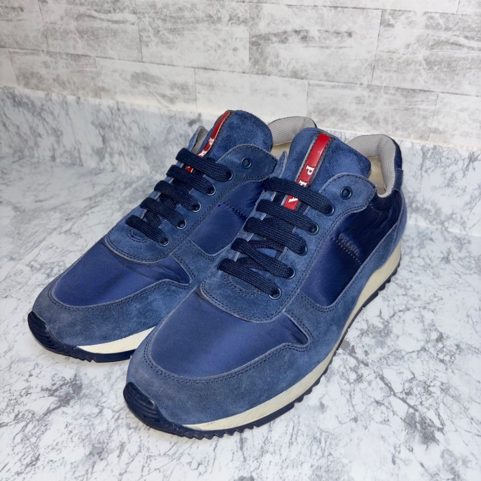 PRADA ネイビー スエード スニーカー