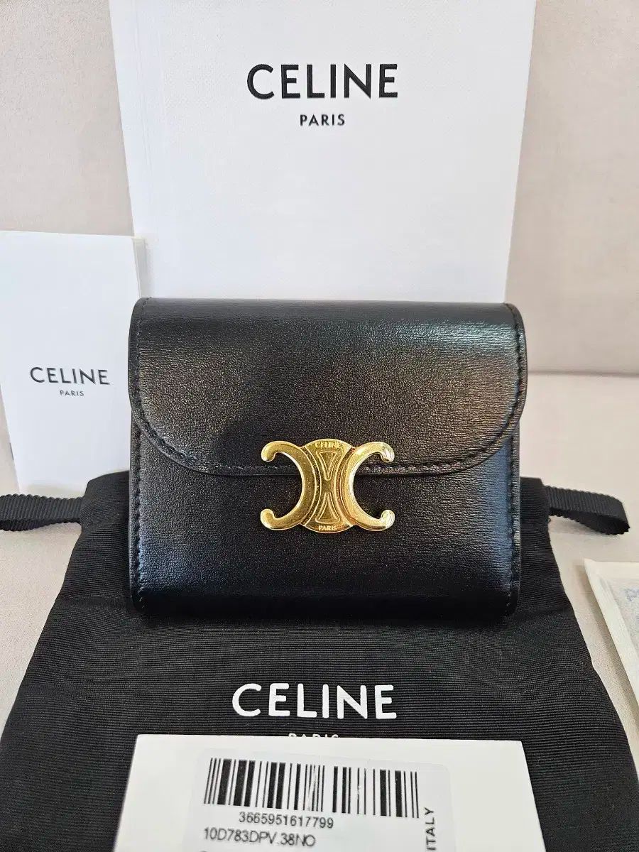 Celine セリーヌ トリオンフ フラップ 二つ折り財布 ミドルウォレット レディース財布 女性用財布