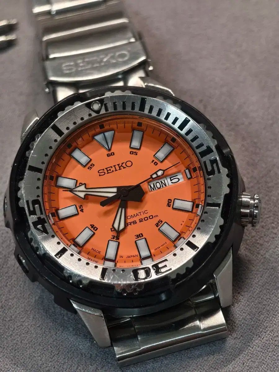 SEIKO 韓国 EDITION オレンジ ベイビー チュナ SRP 251J1