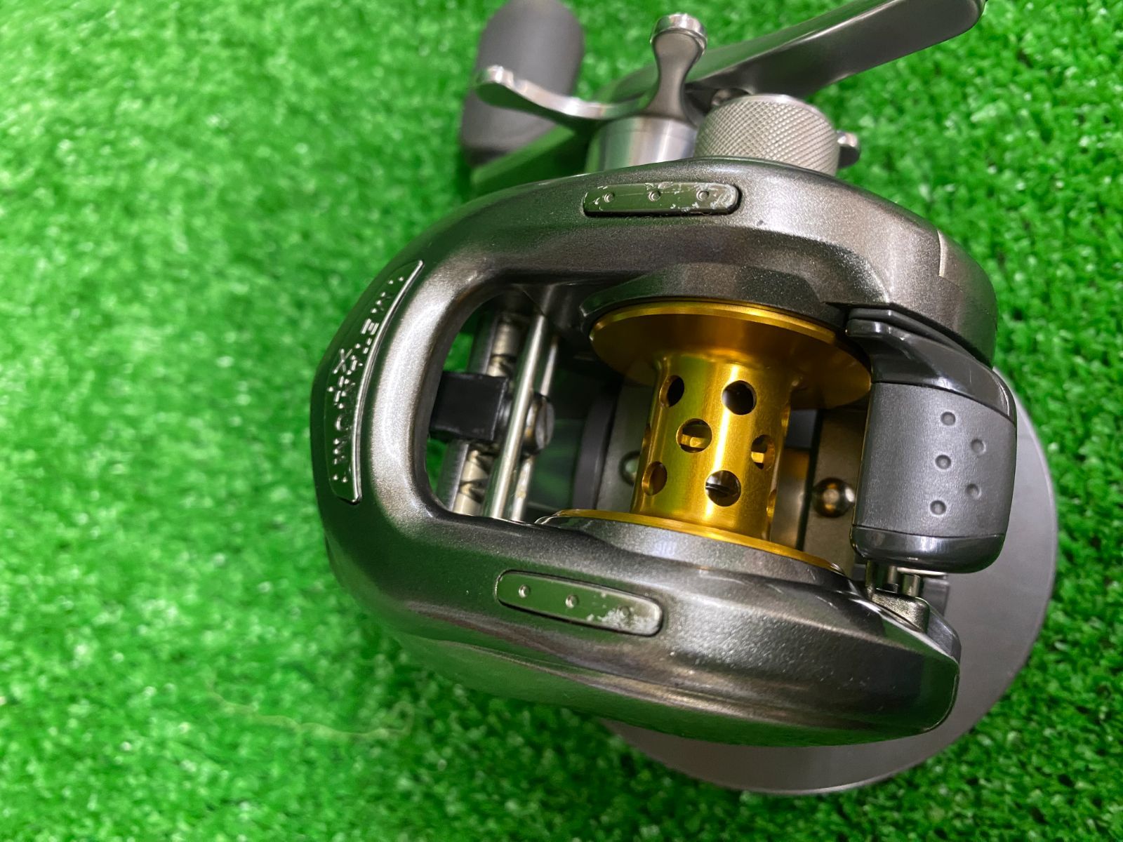 フィッシング シマノ 05 メタニウム XT ベイトリール 右ハンドル
