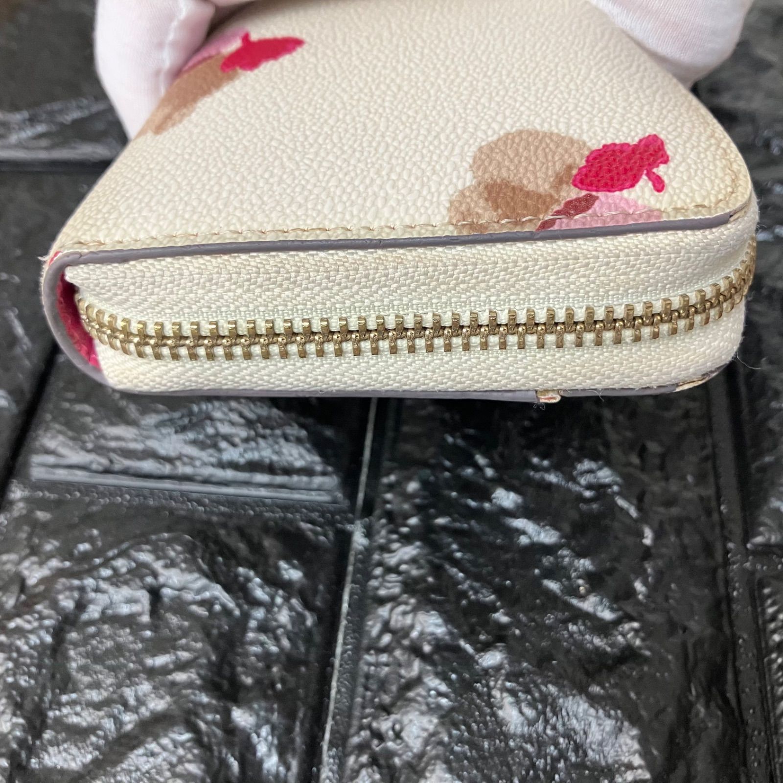 COACH コーチ 長財布 ラウンドファスナー レザー 花柄 ロゴ金具 札入れ