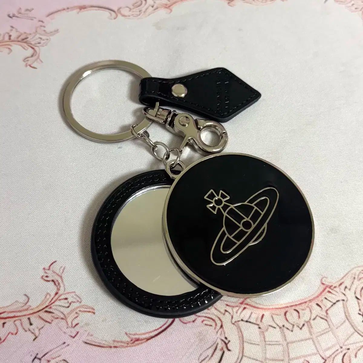 財を築き幸運を呼ぶ 蛇皮 財ヘビ 革 原皮 天然皮革 金運 招福 厄除け