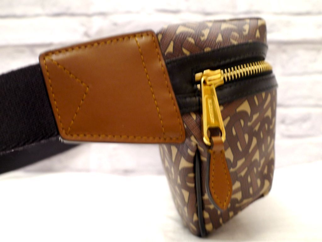 2021AW極美品☆BURBERRY バーバリー TB モノグラム ボディバッグ