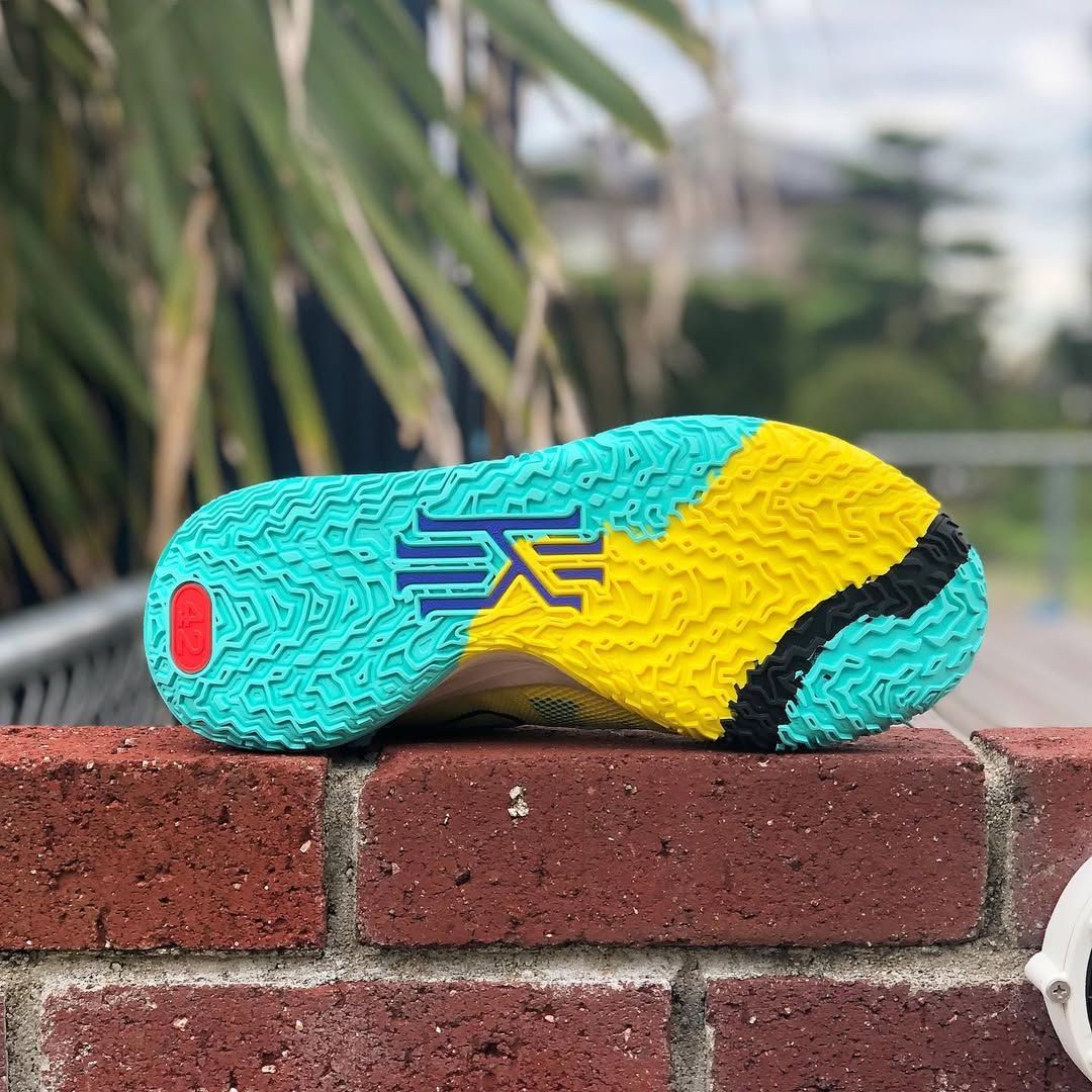 NIKE KYRIE 7 EP '1 WORLD 1 PEOPLE' ナイキ カイリー 7 【MEN'S