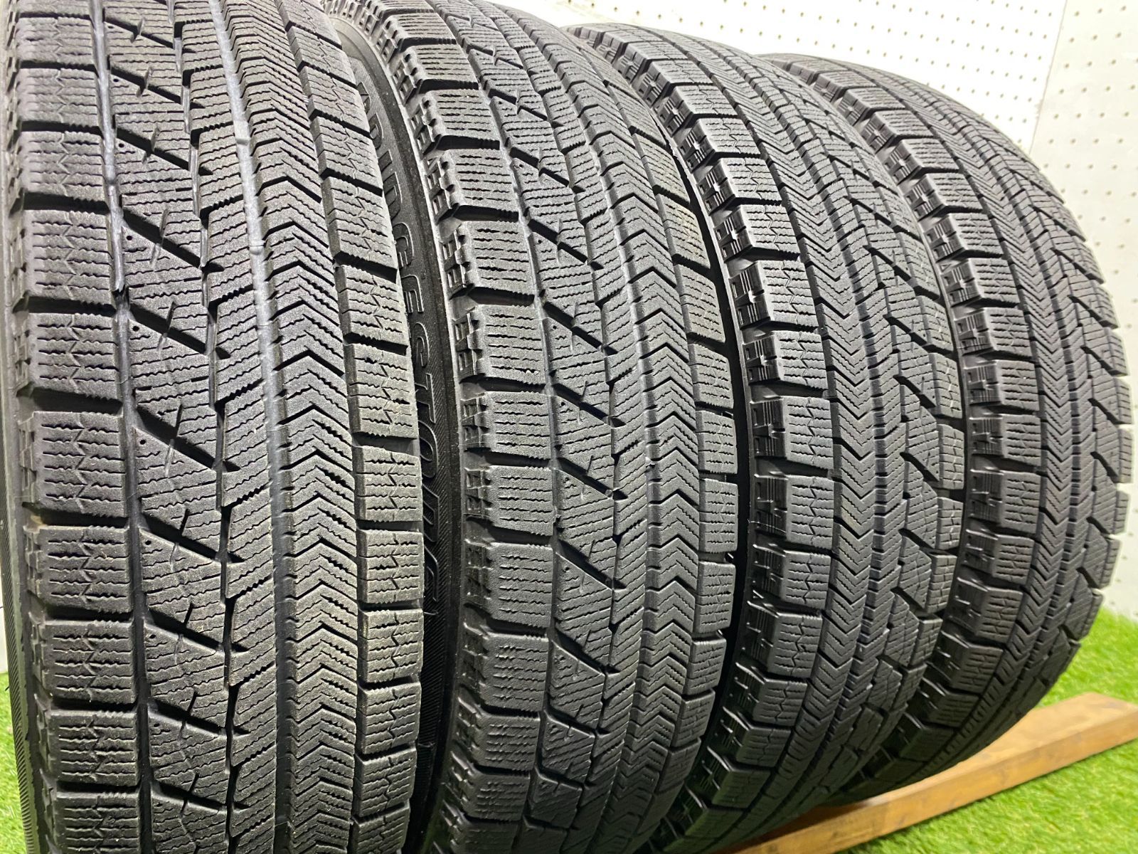 激安で季節を先取り。 1 S1435 2019年製|BRIDGESTONE BLIZZAK VRX|ブリジストン ブリザック|145|80R13 アルト N-BOX ムーヴ等に