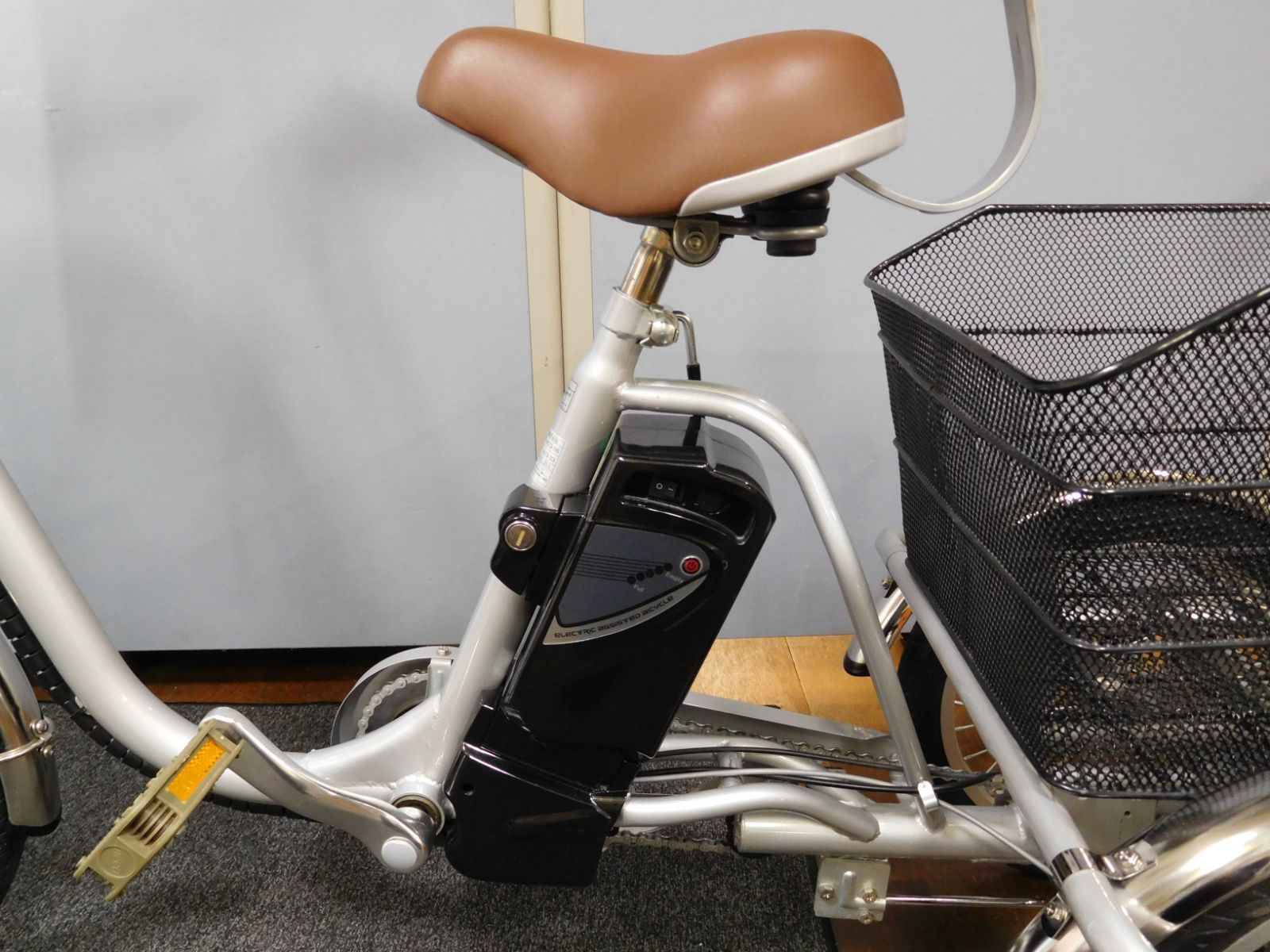 AOSL203 赤い三輪電動アシスト自転車 電動アシスト三輪車 21