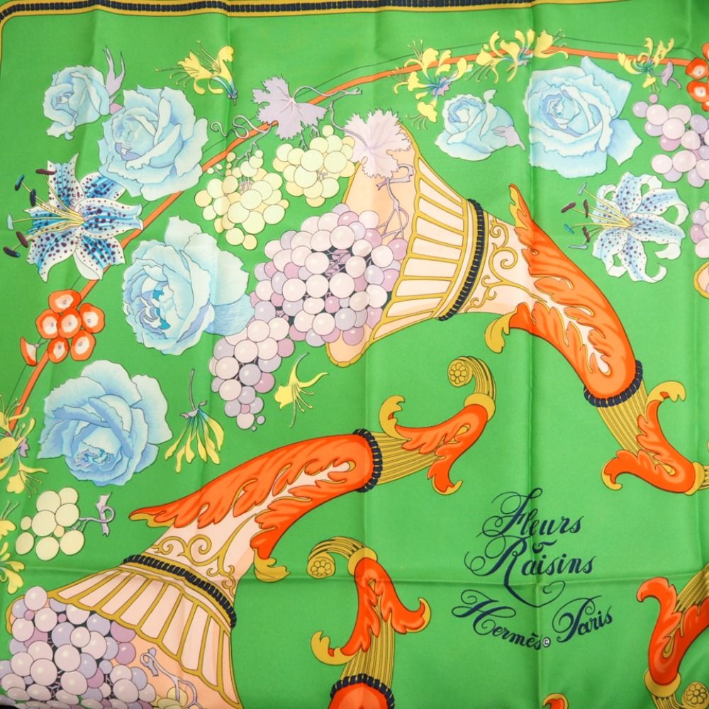 HERMES エルメス カレ90 Fleurs Raisins シルク スカーフ HERMES エルメス カレ90 Fleurs Raisins シルク スカーフ