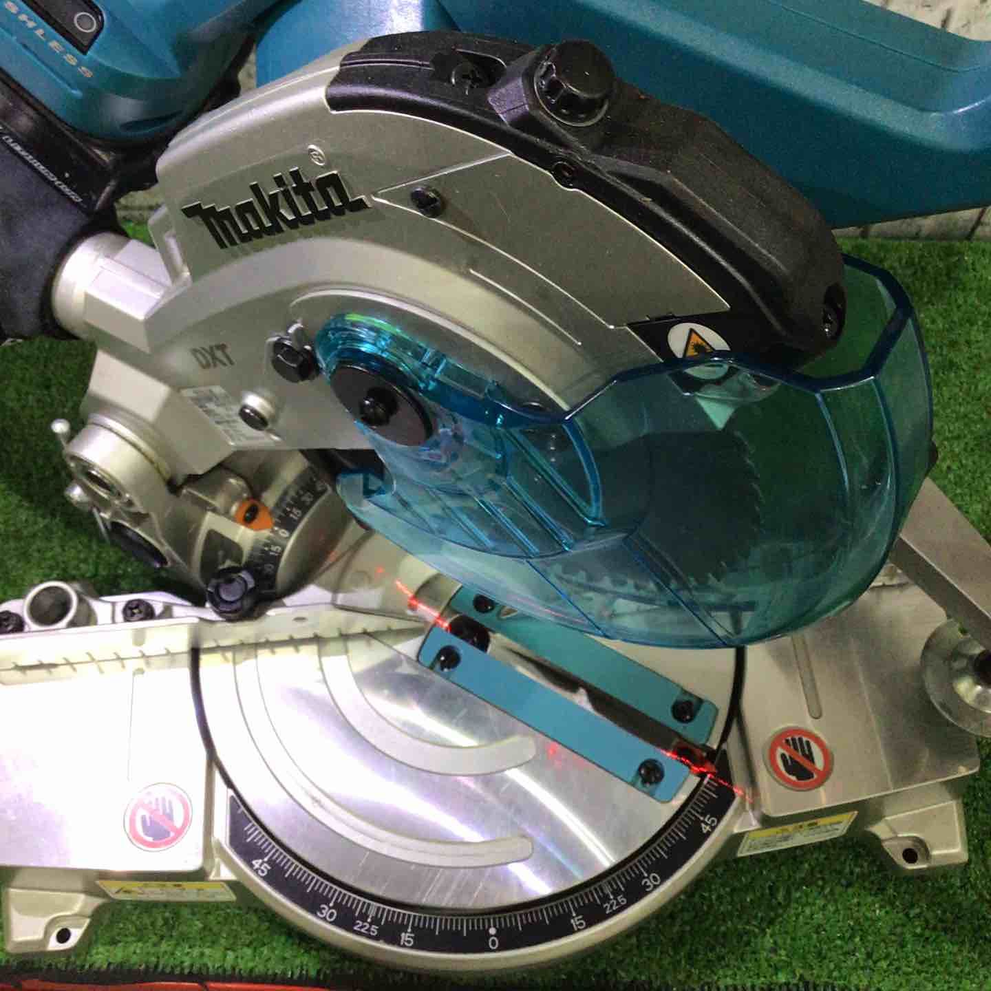 コードレス卓上マルノコ