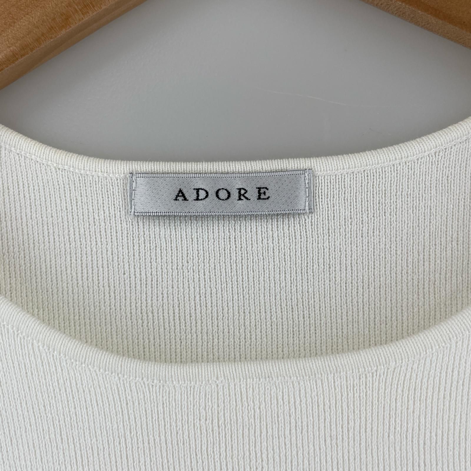 ✨【美品】ADORE フリルスリーブ ホワイトトップス ✨【美品】ADORE フリルスリーブ ホワイトトップス - メルカリ