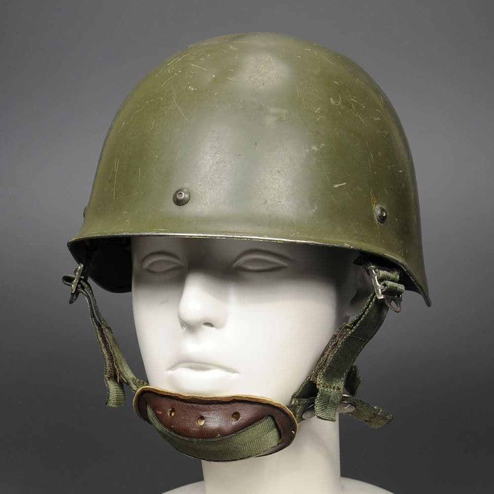 ソ連軍　ヘルメット 旧ソ連軍からの伝承！【旧チェコスロバキア軍装備品】陸軍