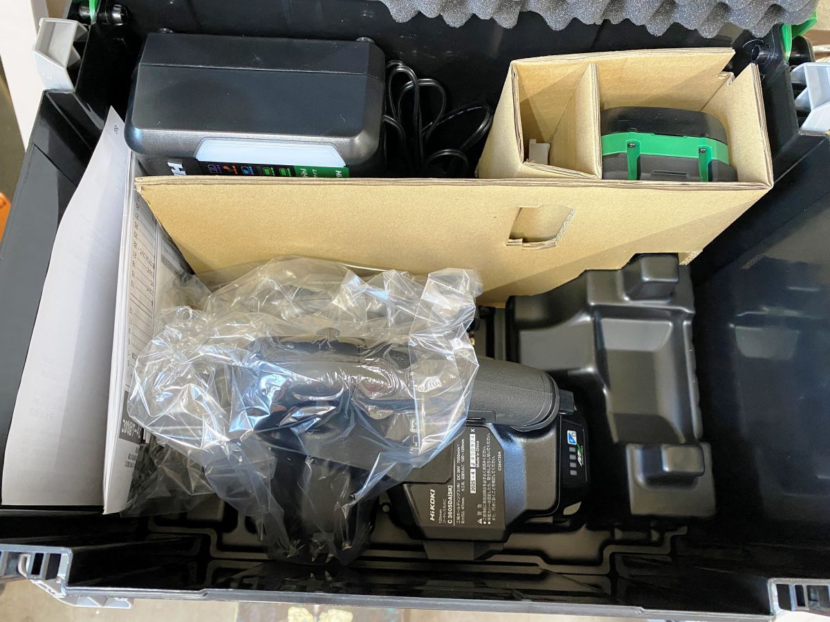 ♥品 ハイコーキ C3605DA SK 125ｍｍコードレスマルノコ ストロングブラック 充電器 36Ｖバッテリ×2 ケース付き