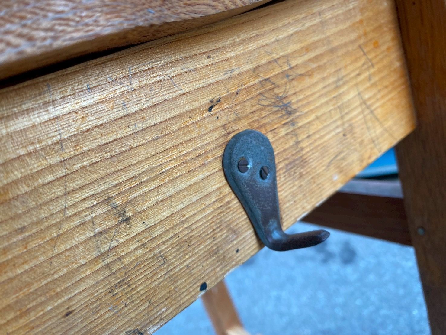 アンティーク 机 テーブル デスク 学習机 ヴィンテージ 学校の木製机 レトロ 昭和レトロ MARWIL-DEMENAGEMENTS_CH