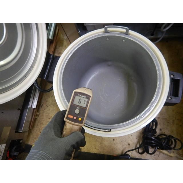 庫内プラ少しひび