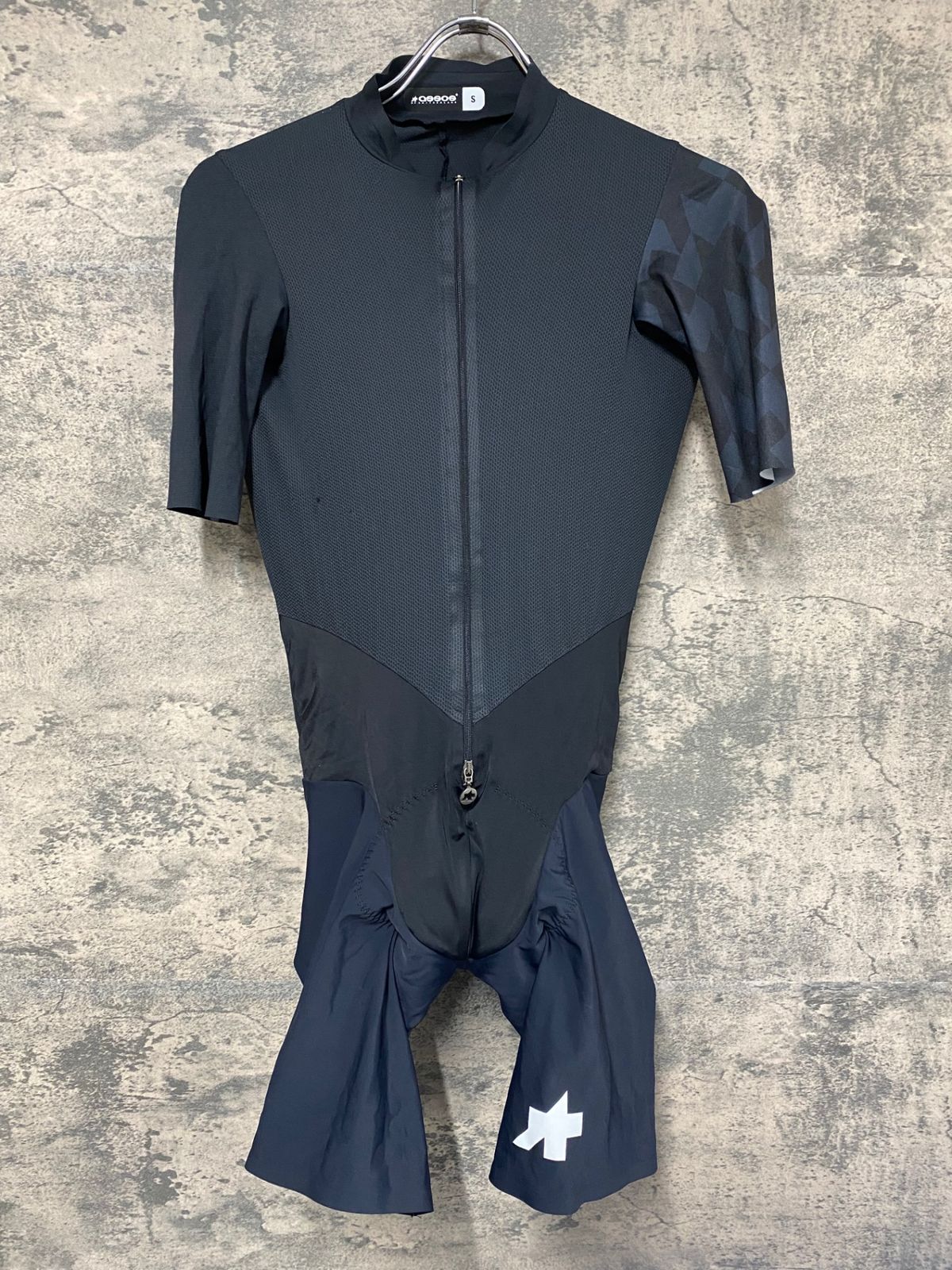 IZ188 アソス assos EQUIPE RS TARGA 半袖 ワンピース スキンスーツ 黒 S 穴開き