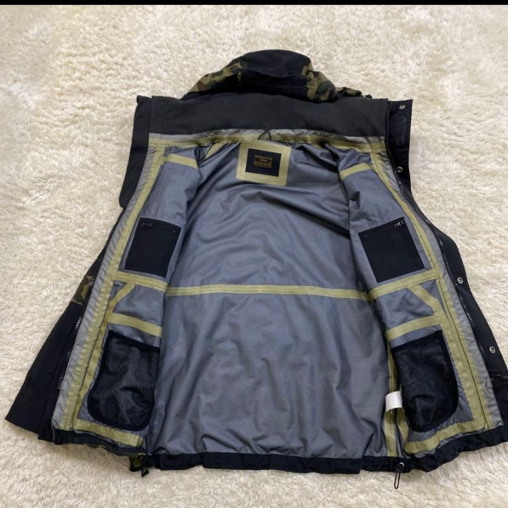 WTAPS x A BATHING APE マウンテンパーカー　カモフラ WTAPS x A BATHING APE マウンテンパーカー カモフラ - メルカリ