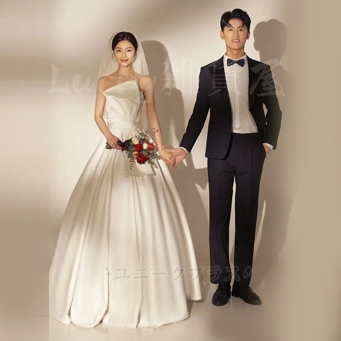 【新品未使用】前撮り・結婚式二次会　ドレス 新品未使用ウェディングドレス 結婚式 披露宴 二次会 前撮り