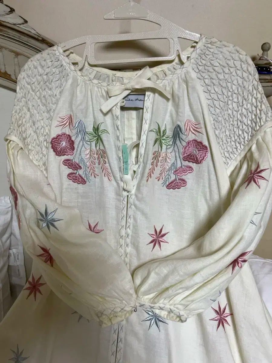 nika choo アイボリー色 ホワイト linen ONE PIECE