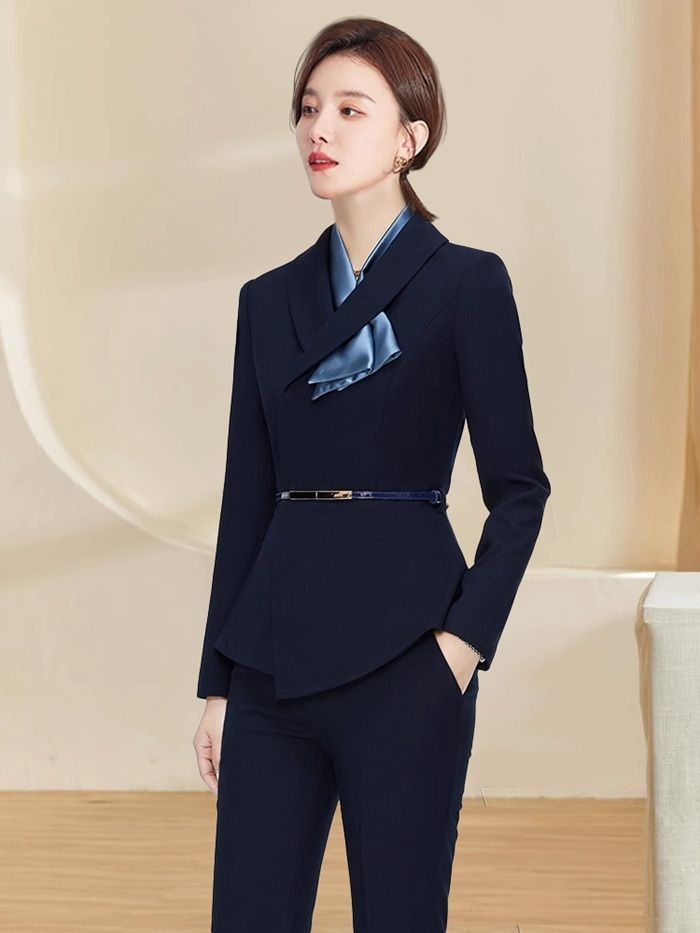 女性