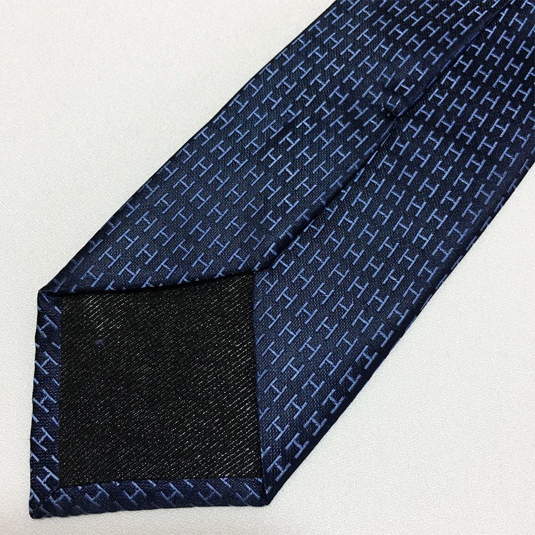 【美品】エルメス　ネクタイ　H柄　総柄　青　黒 美品 エルメス HERMES ネクタイ シルク100% ネイビー / ブルー H柄