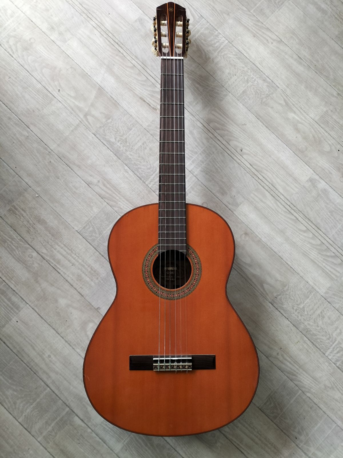 YAMAHA ヤマハ クラシックギター G-２００ - 令和産業株式会社 - メルカリ