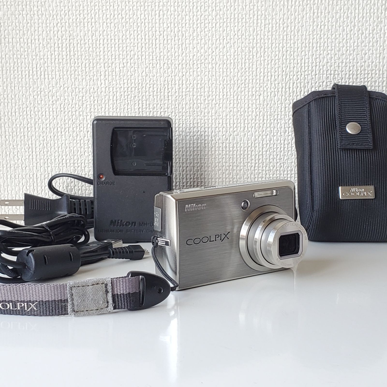 Nikon COOLPIX S600【通電確認済み・充電器なし】デジカメ 美品 通電・基本動作確認 ニコンNikon COOLPIX S600 S600S