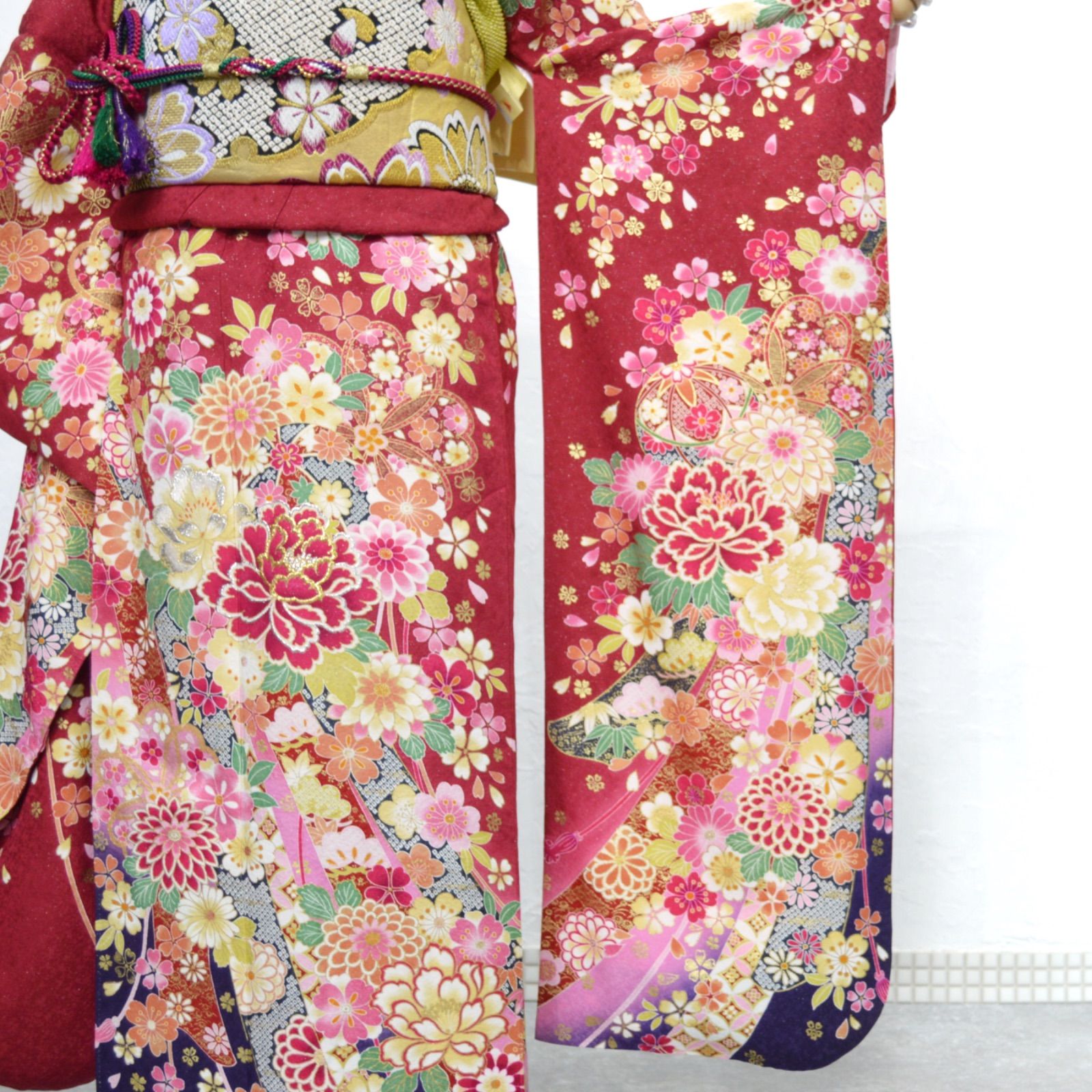 美品》正絹 振袖フルセット SS〜Mサイズ 成人式 赤地 上品 豪華 菊 桜