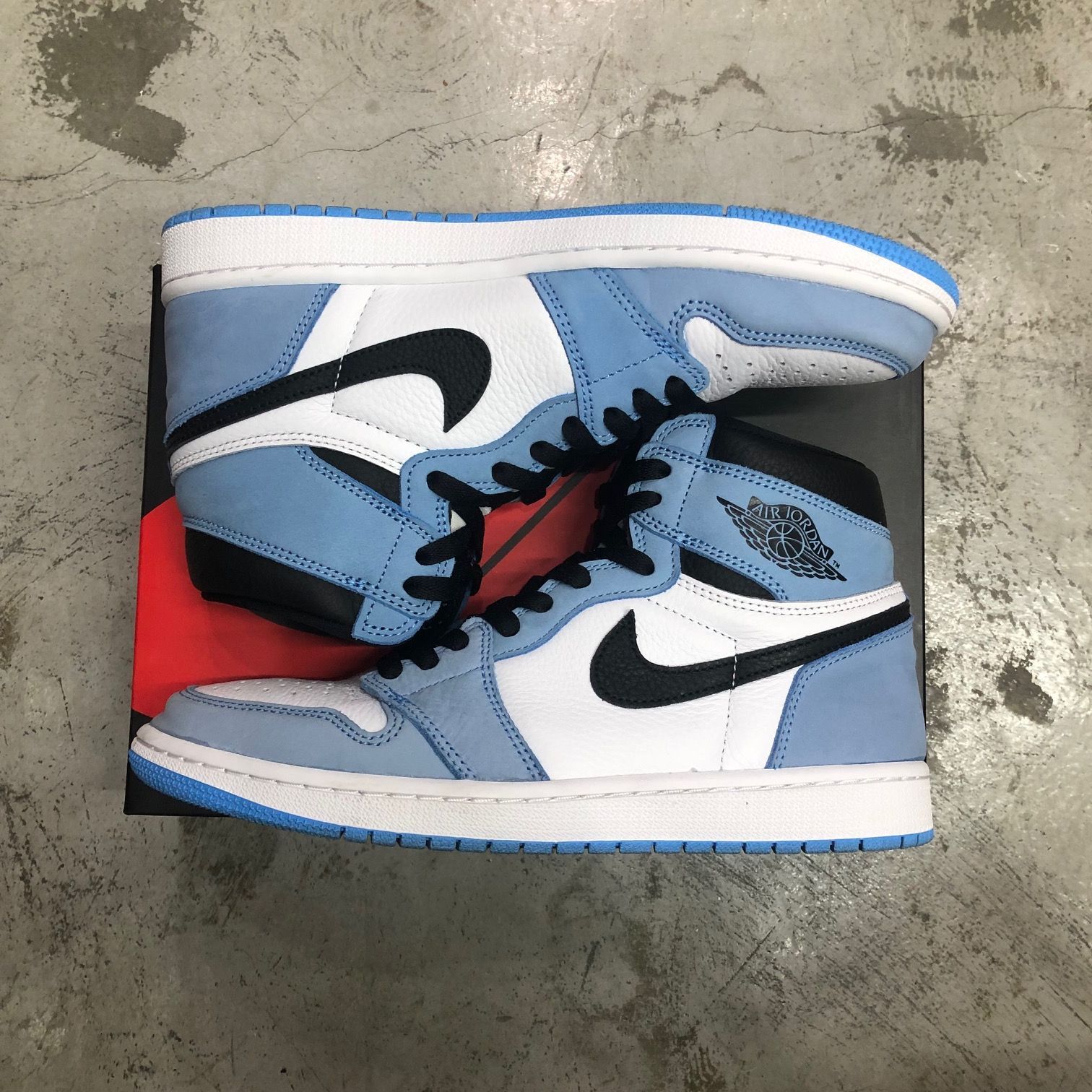 国内正規 Nike Air Jordan 1 High OG University Blue 555088-134 
