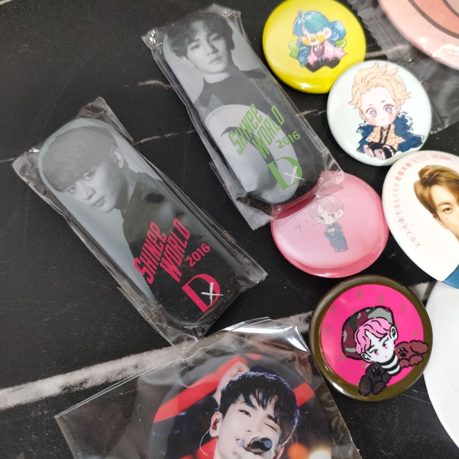 缶バッジ BTS ⑫【新品・美品】缶バッジ バッジ 23個 まとめて 韓国 アイドル