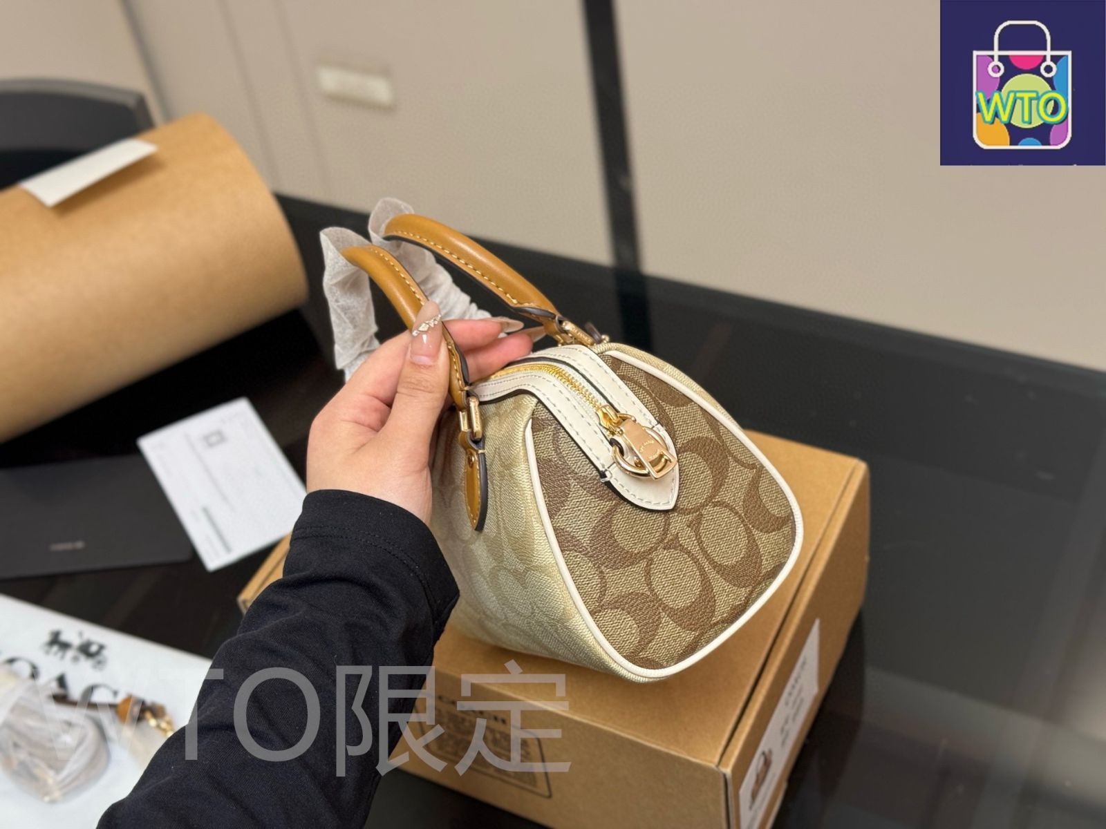 今日特価】Coach コーチ ミニ ボストン バッグ コンパクトで大