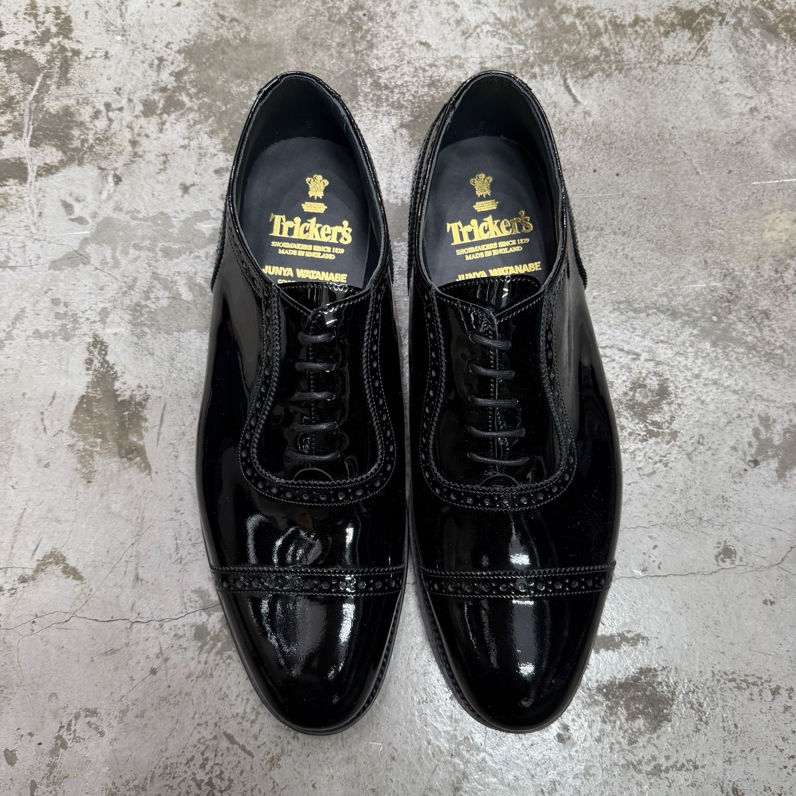 JUNYA WATANABE × Tricker's ストレートチップ エナメル 未使用品 JUNYAWATANABE MAN x TRICKERS 25SS エナメルシューズ 革靴
