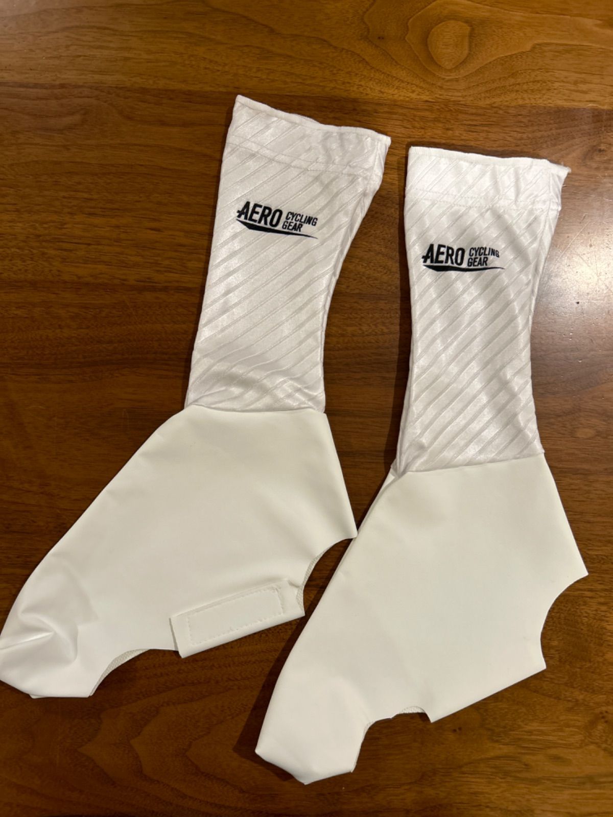 Aero Cycling Gear Aero Overshoes エアロシューズカバー エアロサイクリングギアー 支給用 ロゴ入りタイプ ホワイト