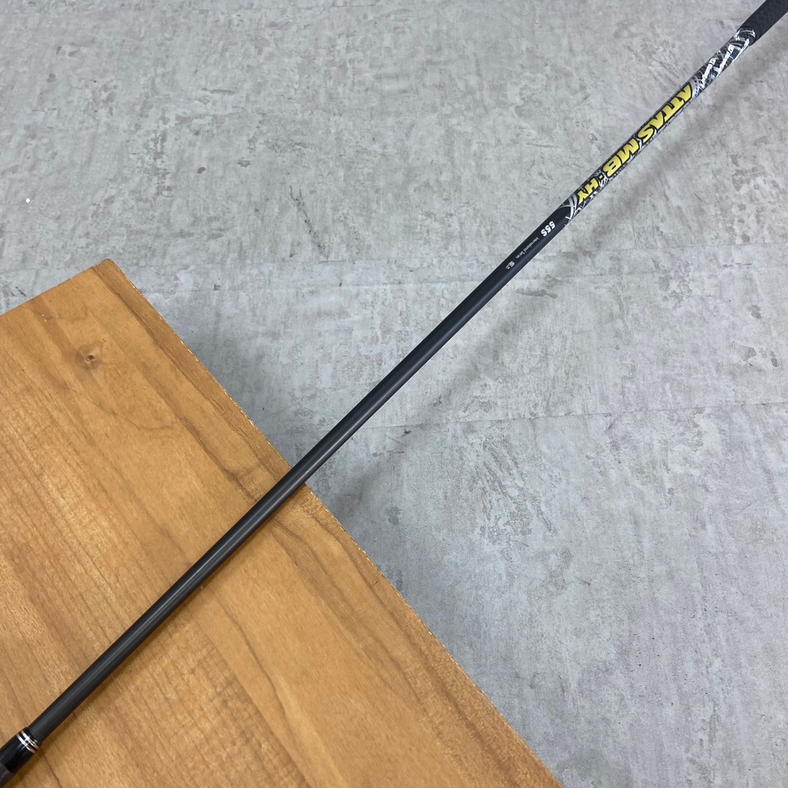 TaylorMade - TaylorMade　テーラーメイド　M2　メンズゴルフ4UT　カーボン　55S　22°　右利き用　UT　ユーティリティー　39インチ　C-8　約342g TaylorMade テーラーメイド M2 メンズゴルフ4UT カーボン 55S 22