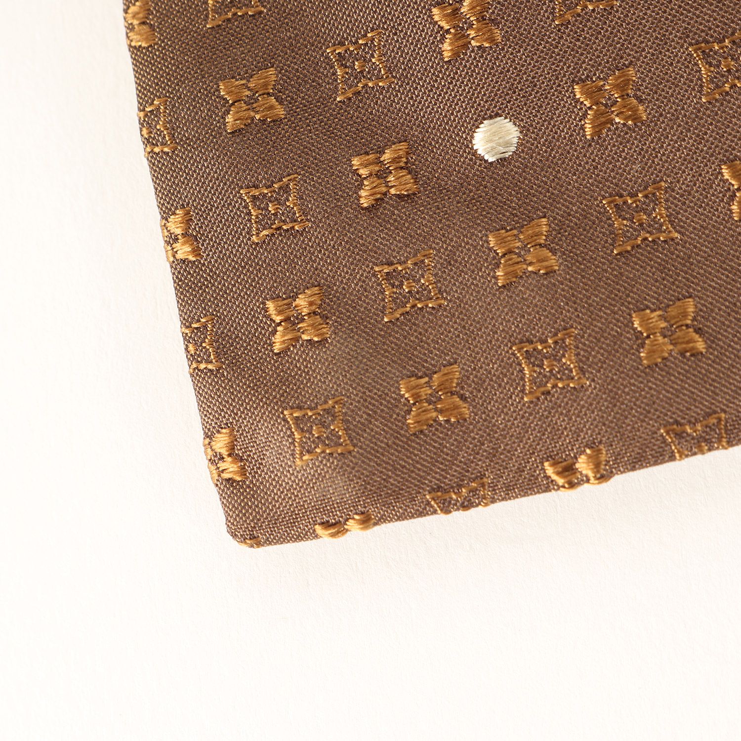 美品 ルイヴィトン LOUIS VUITTON ロゴネクタイ silk シルク LOUIS VUITTON】【イタリア製】【LVロゴ】【無地】ルイヴィトン
