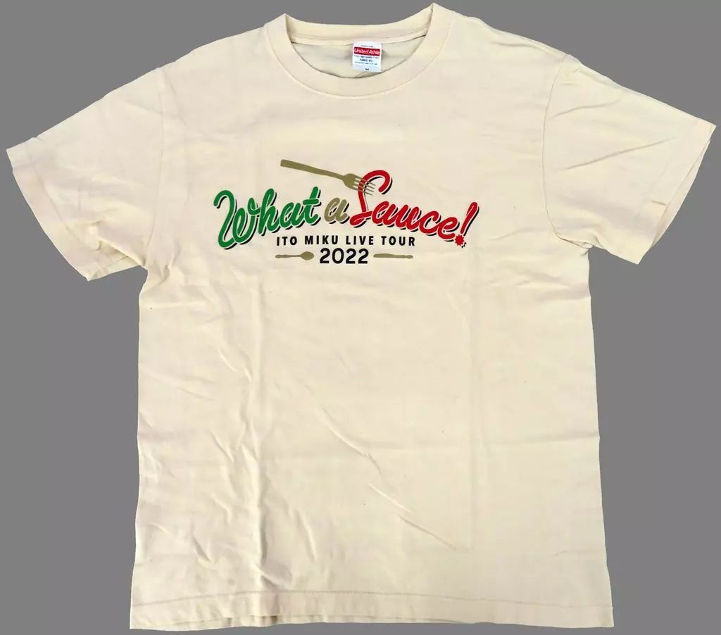 伊藤美来 直筆サイン入りTシャツ 中古】Tシャツ 伊藤美来 TシャツA ロゴver. ベージュ XLサイズ 「伊藤