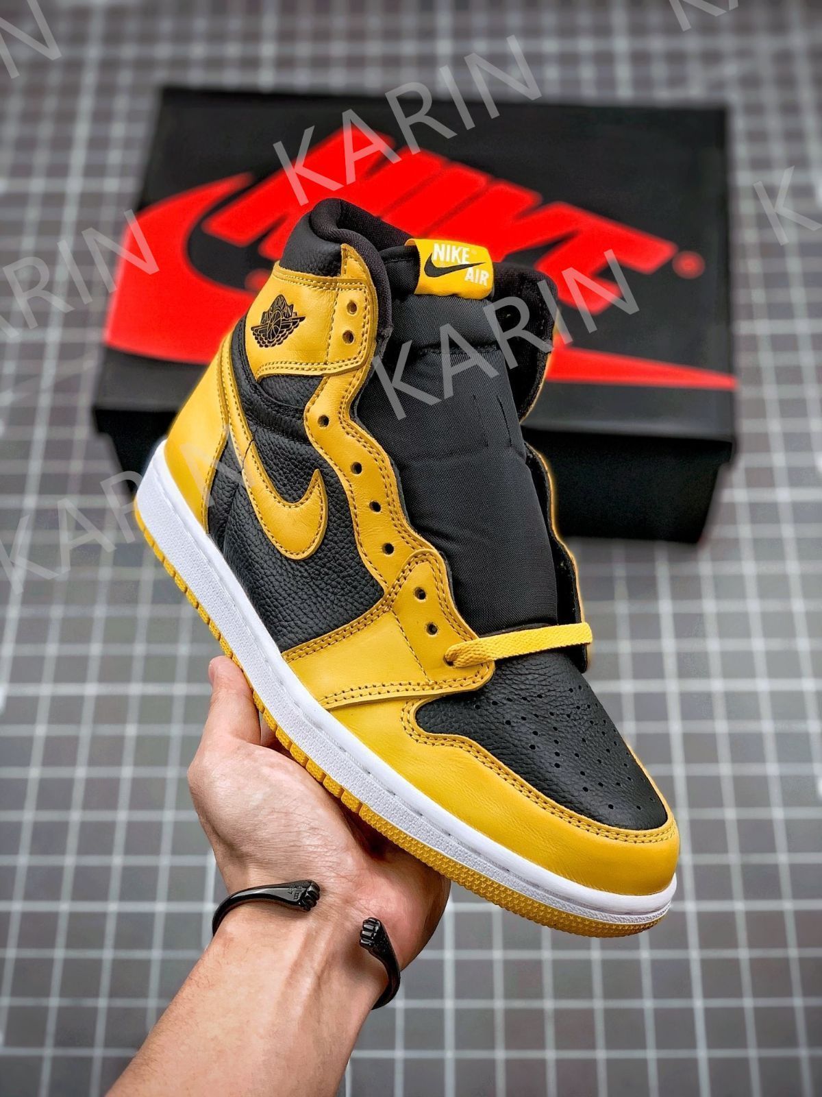 NIKE ナイキ エアジョーダン 1 レトロ ハイ OG スニーカー