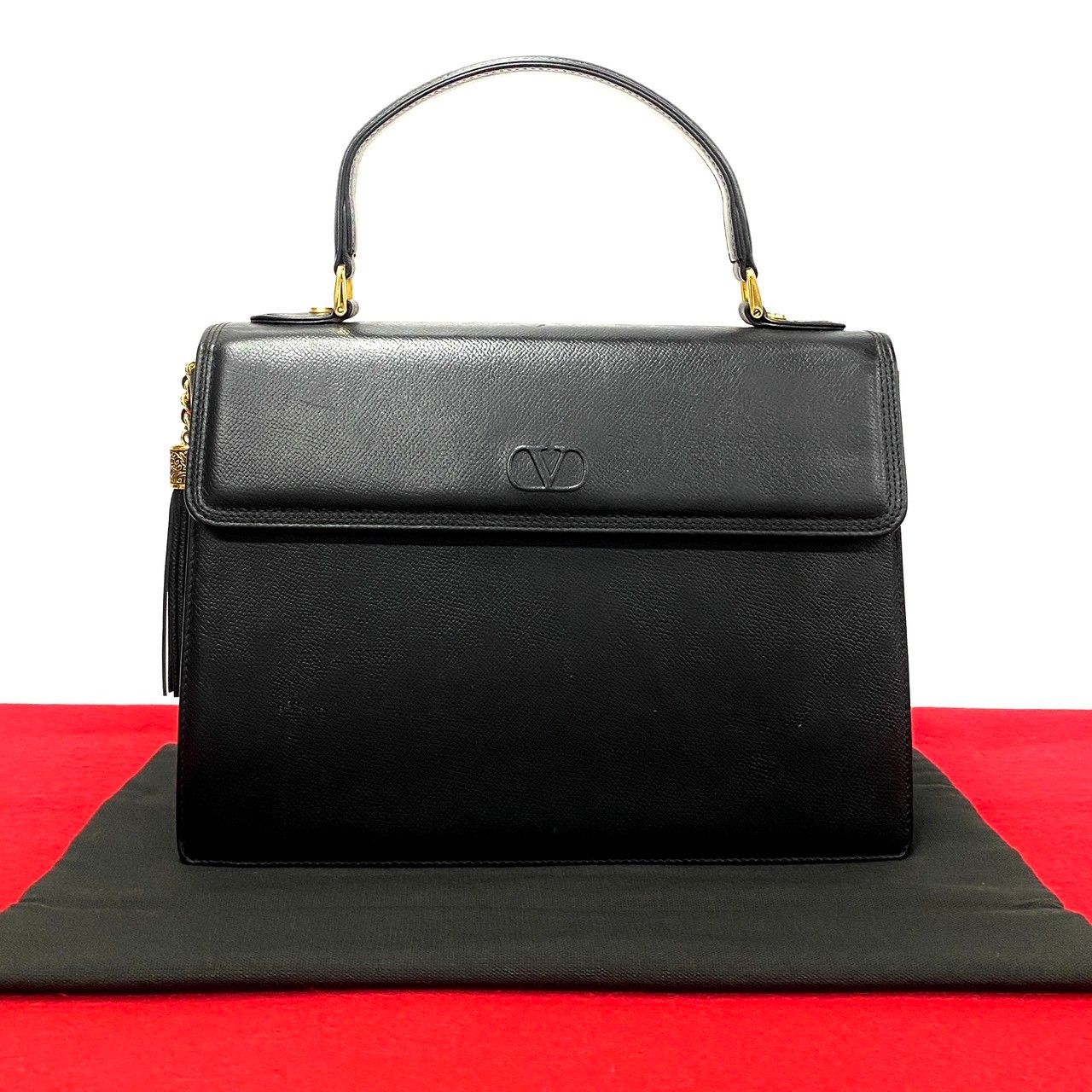 valentino garavani レザーハンドバッグ　保存袋付き Vロゴ シグネチャー チェーン ナッパレザー ミニ バケット