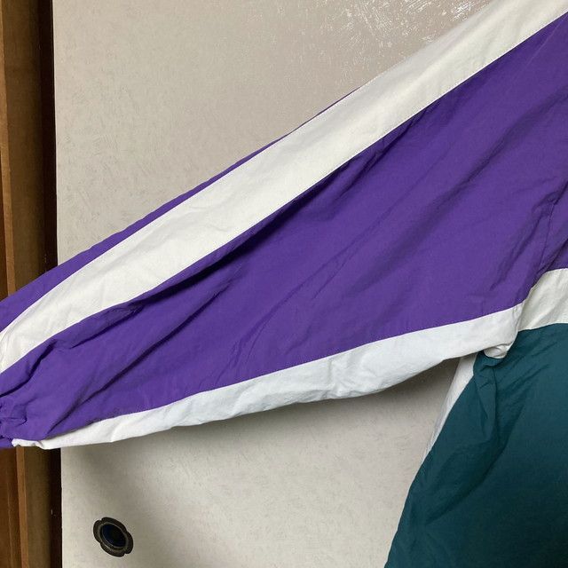 ナイロンジャケット 紫