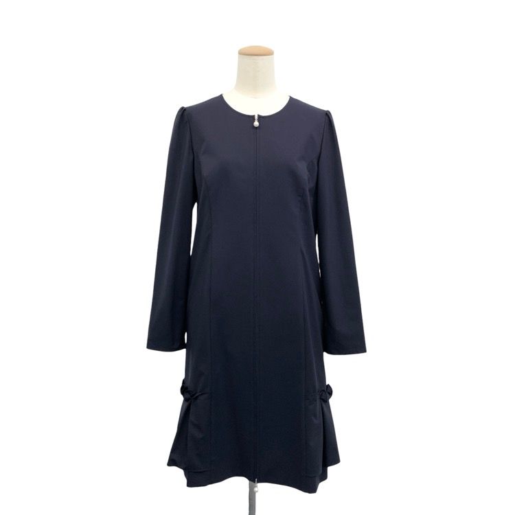 Rene basic ルネ パフスリーブノーカラー レインコート パール付